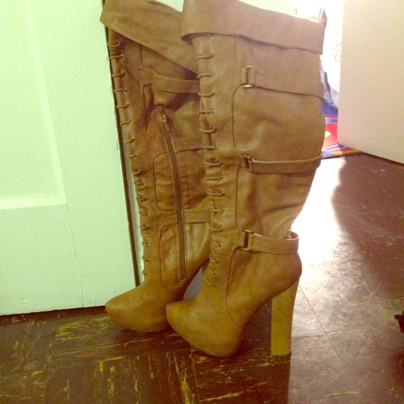 Arden b!! Shoes size 9