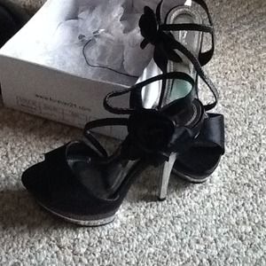 Black F21 heels