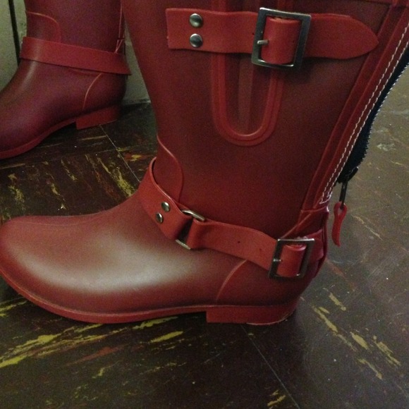 Steve Madden boots!!! Sizes 8 1/2 and 9 - Picture 2 of 4
