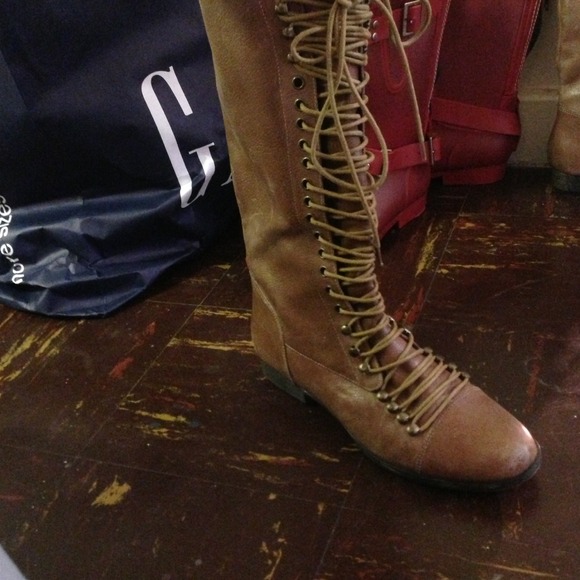 Steve Madden boots!!! Sizes 8 1/2 and 9 - Picture 3 of 4