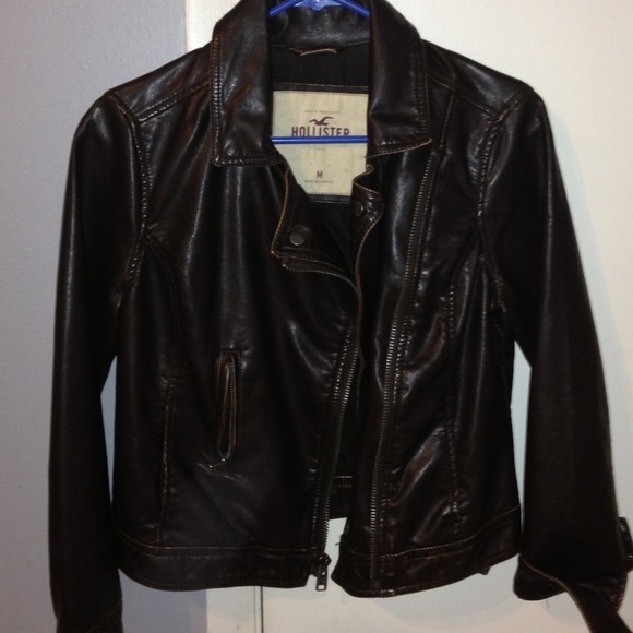 🍂 Perfect for FALL🍃Hollister Faux leather jacket
