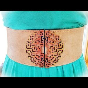 Medallion Belt in Ivory or Black