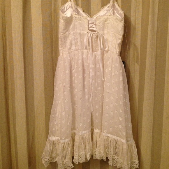 Bebe Lace Easter Graduation Wedding Shower Dress - Picture 2 of 4