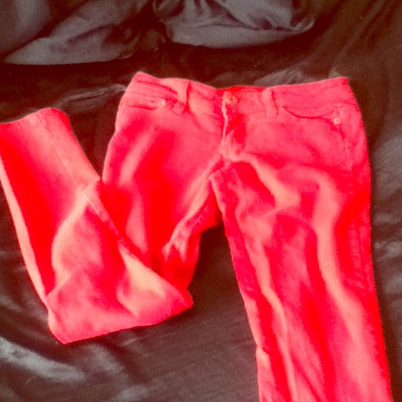 Red skinny jeans!! ❤😜