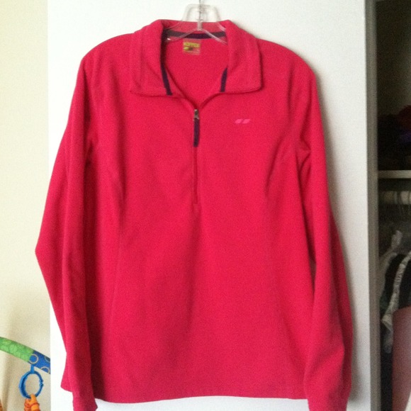 Koppen Bright Pink Fleece Pullover & VS Makeup Bag