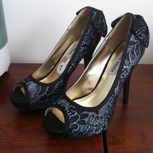 Bundle for virid17 lace heels and black heels