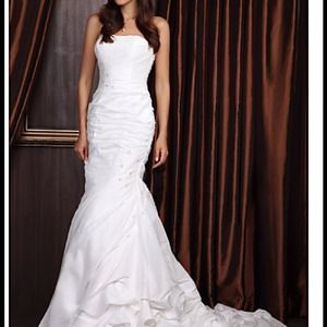 Trumpet / Mermaid Strapless Court Train Taffeta