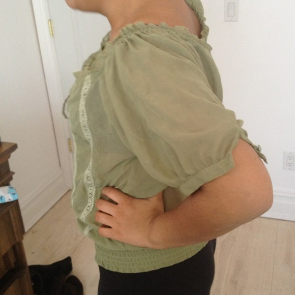 Green blouse - Picture 2 of 3
