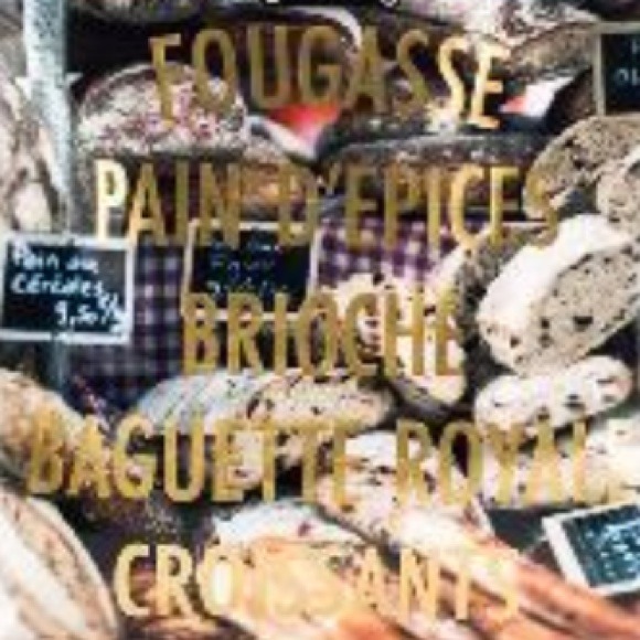 CLOSET CLOSED - Picture 2 of 2