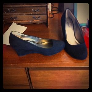 Size 8 1/2 w black suede, wedge heeled shoes