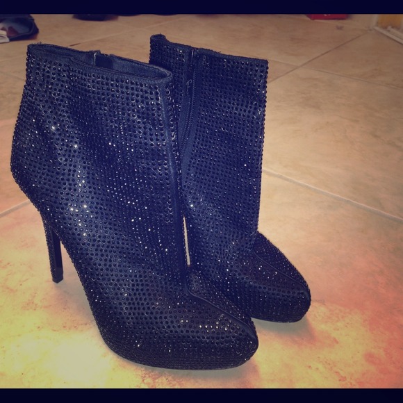 Black ankle boots - Picture 1 of 4