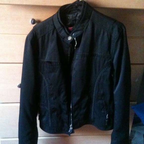 Nice jacket - Picture 2 of 2