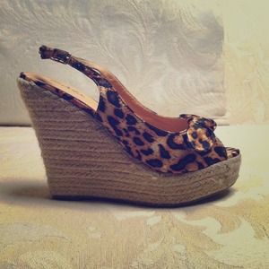 BRAND NEW NEVER BEEN WORN LEOPARD PRINT WEDGE