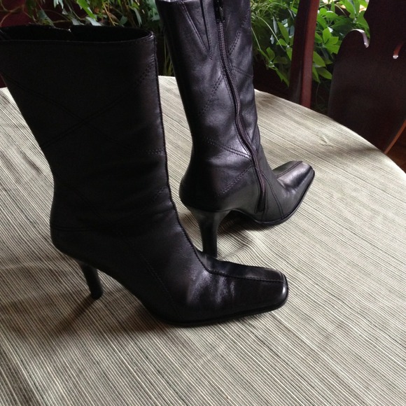 Boots mid calf size 7 1/2