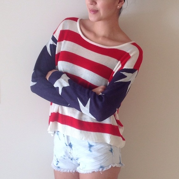 SOLD American Flag Light Sweater Small - Picture 3 of 4