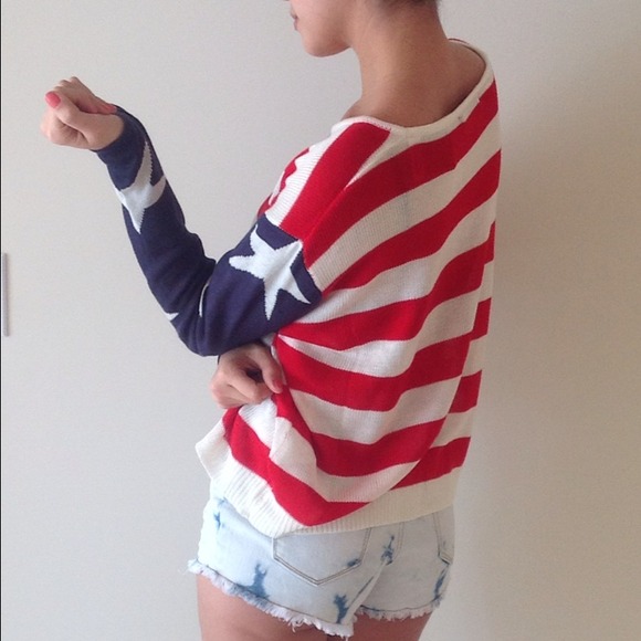 SOLD American Flag Light Sweater Small - Picture 4 of 4