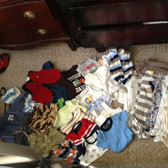🎉SOLDOver 30 piece bundle of boy 6, 6-9 month🎉