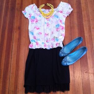 ❌SOLD❌Abercrombie floral top