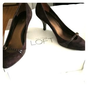Ann Taylor Loft brown heals