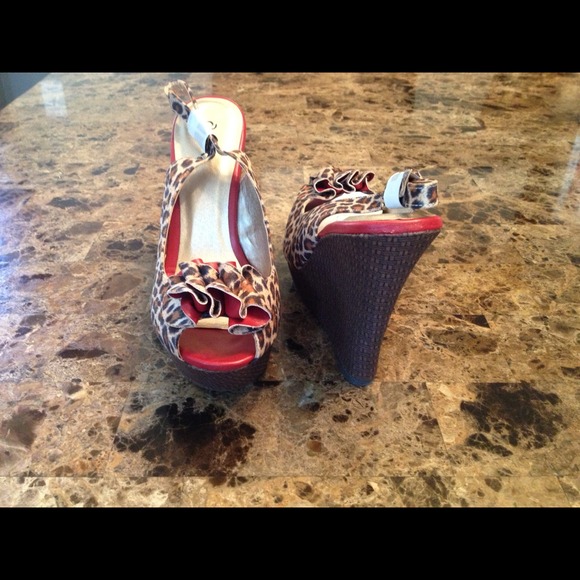 Brand New wedge sandal