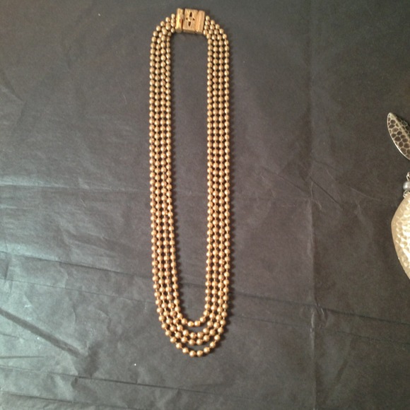⛔Sold⛔Beautiful brass vintage necklace.