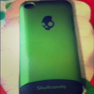 Reserved. 💟Skull Candy iPod 4 Case.