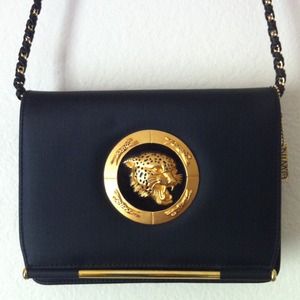 SOLD! 💥💥💥80's vintage NIMA clutch.