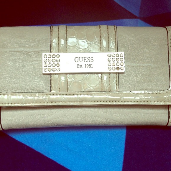Guess wallet❤