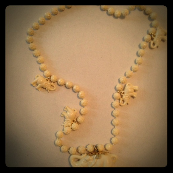 Vintage elephant necklace
