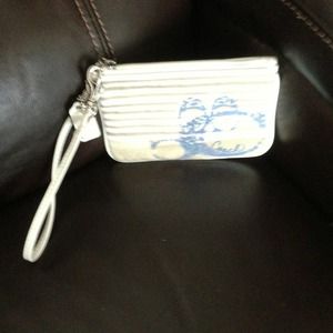 ❌❌SOLD❌❌ Coach wristlet