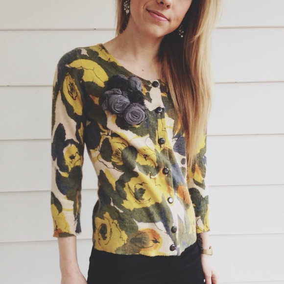 Anthropologie Sweaters - Floral sweater🔱Reduced!🔱