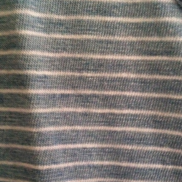 NWT. Size S Gap T Shirt - Picture 3 of 4