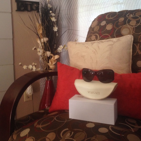 Pre own Versace sunglasses