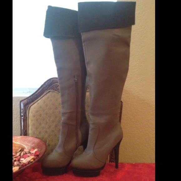 Colin stuart Grey boots