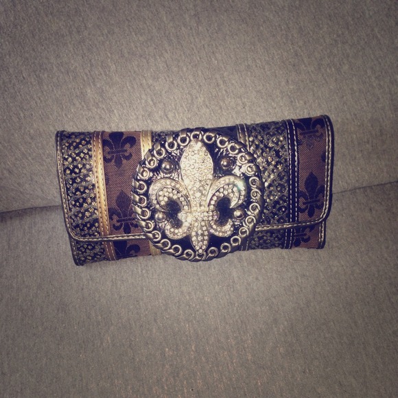 ❤SOLD❤ Fleur de lis wallet