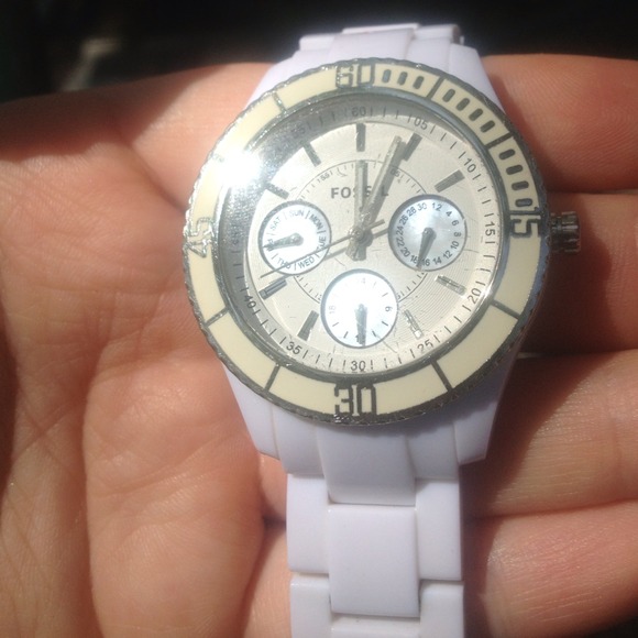Fossil ES2540 ladies watch. Great condition! main image 4