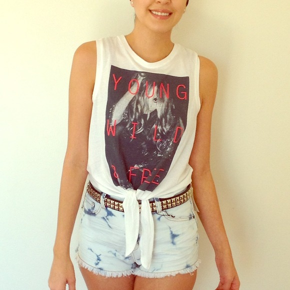 SOLDinBUNDLE and Free White Crop Tied Top Small