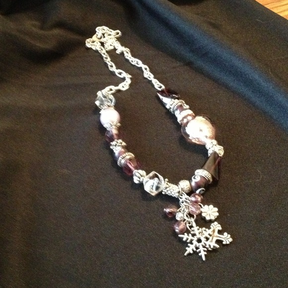 Sold ✔️✔️✔️Purple glass beaded necklace