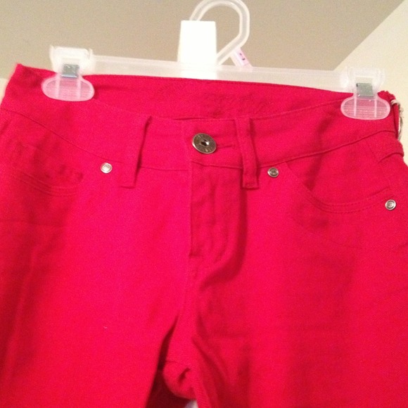 Red pants - Picture 2 of 4