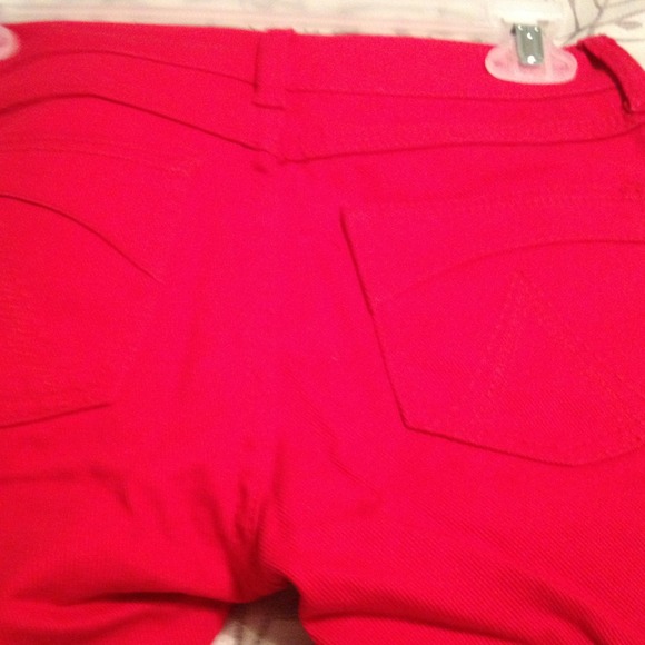Red pants - Picture 4 of 4