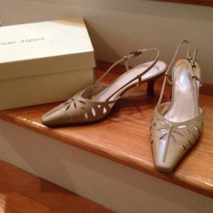 Price Reduced! 😃😃Etienne Aigner Slingbacks