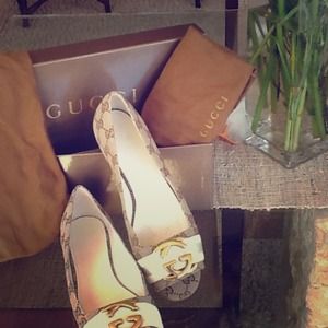 Gucci flats