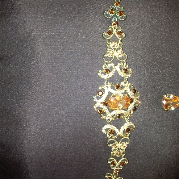 Jewelry Set - Picture 2 of 3