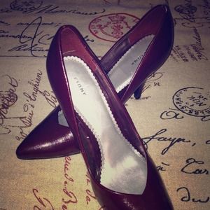 Fioni Burgundy Heels