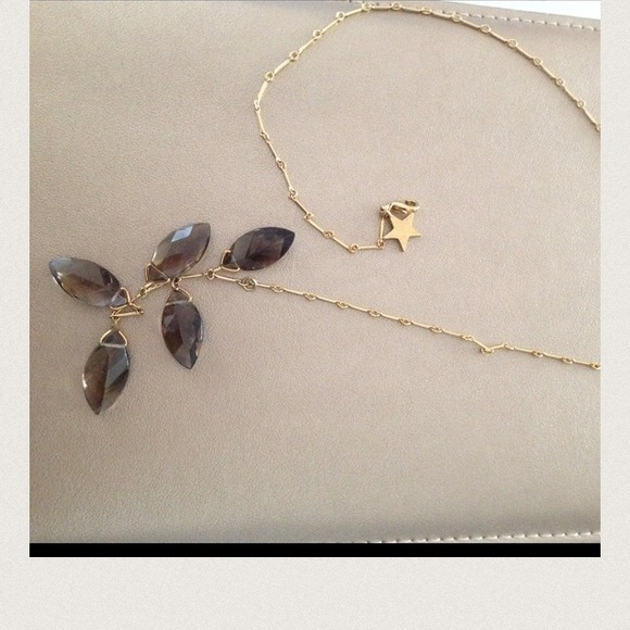 NWOT Crystal tree leave necklace