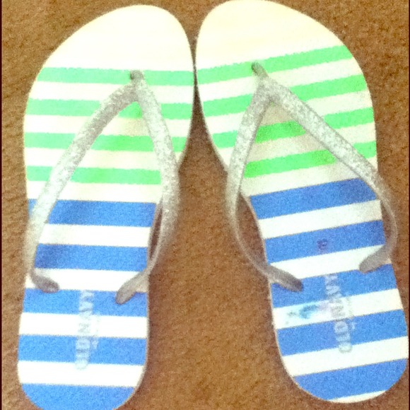 Old navy flip flips
