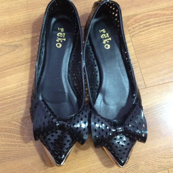 Lovely bow flats