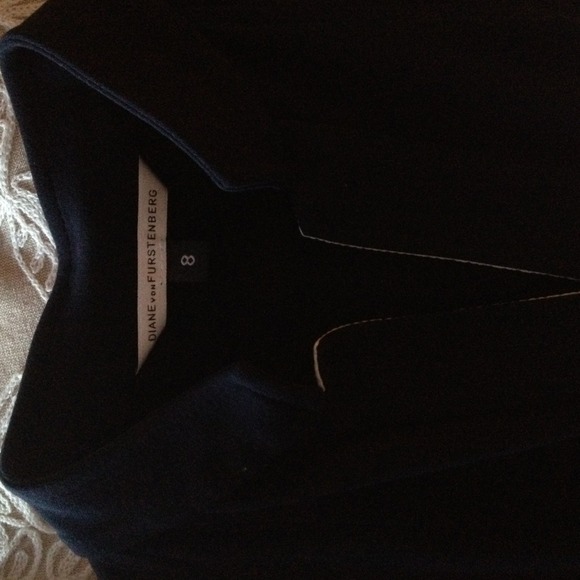 Timeless DVF Dress - Picture 3 of 3