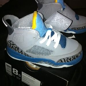 Kids Jordan's size 8