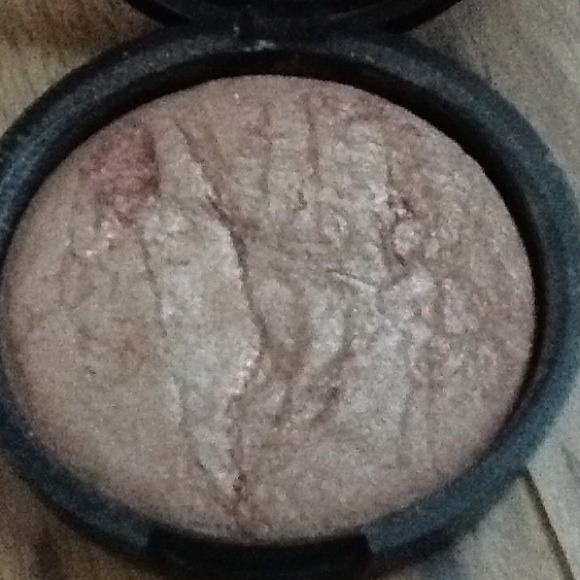 Blush - Picture 2 of 3